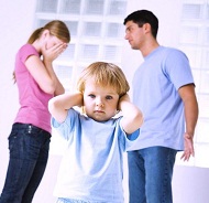 Совет психологов, о чем нельзя разговаривать при детях